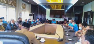 MINTA REALISASIKAN TPU,FORUM LPM DAN RT,RW,KALING AUDENSI BERSAMA BUPATI PELALAWAN