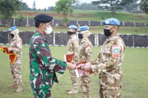 Selesaikan Tugas, 186 Prajurit TNI Konga UNIFIL Dianugerahi Medali Satya Lencana Santi Darma