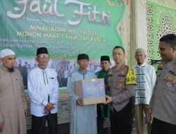 Kapolda Sumut Serahkan Bingkisan Lebaran Kepada Pengurus Mesjid Al-Hasanah Pangururan